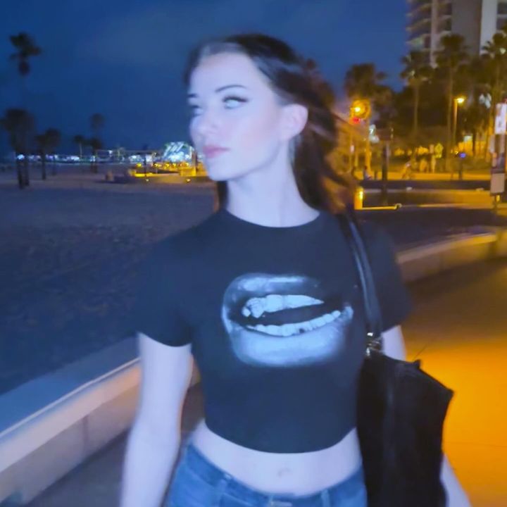 @_izzy_xo