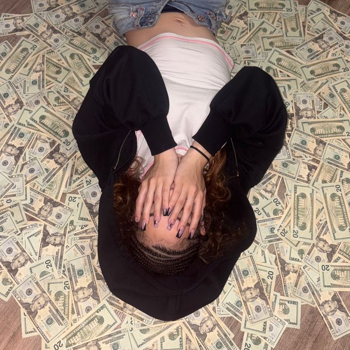 @gennyszn