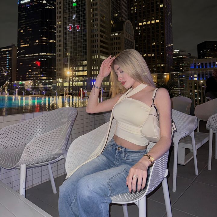 @keniaazarcoo