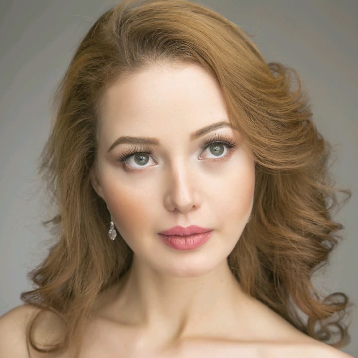 @lee_con_scarlet