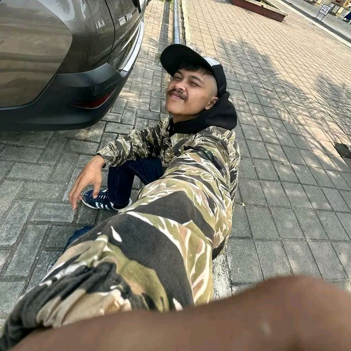 @leeinhere