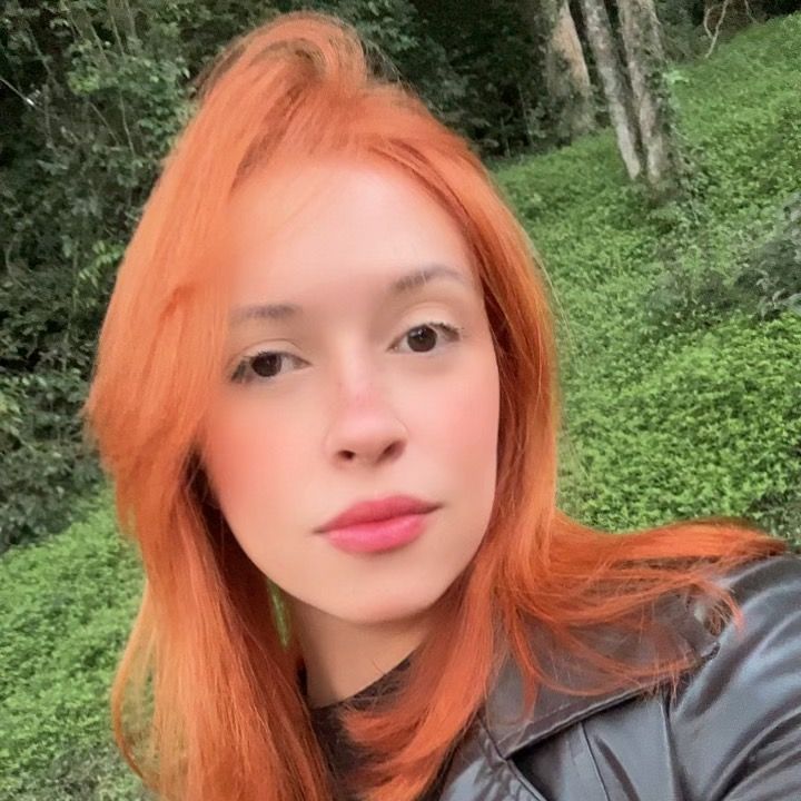 @nayaralouback_