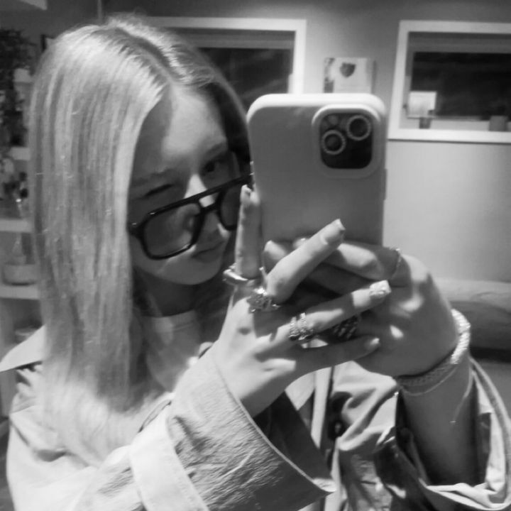 @nikkiher5
