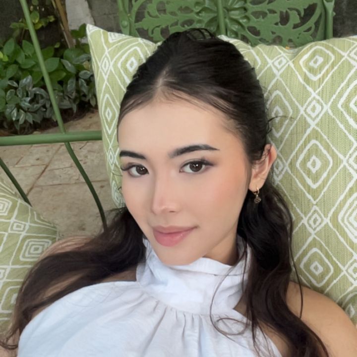 @sarahsyesha_