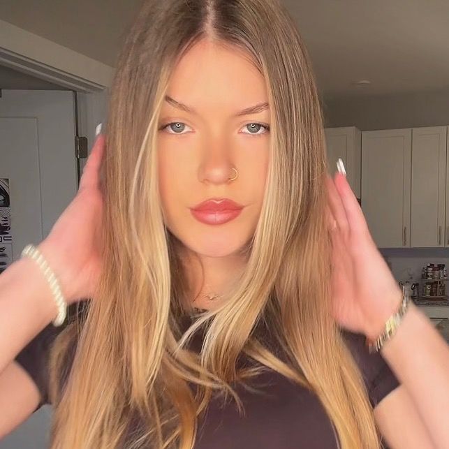 @solelyzoelane
