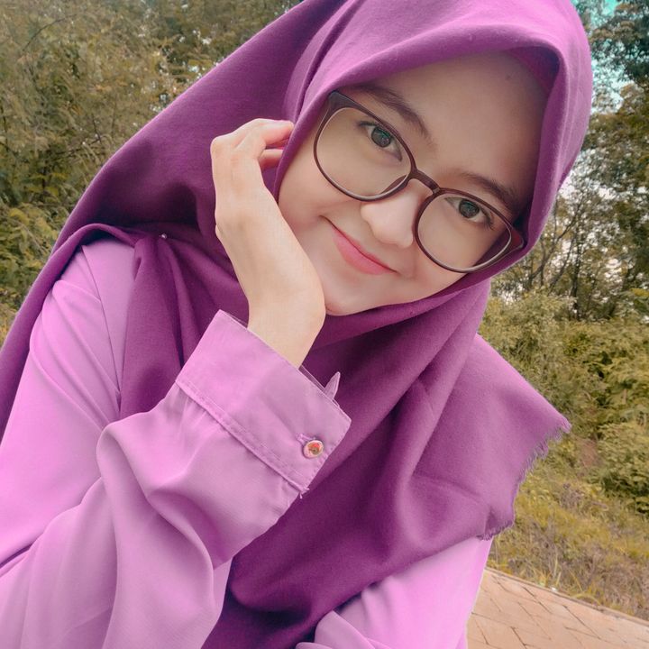 @trishaaazia