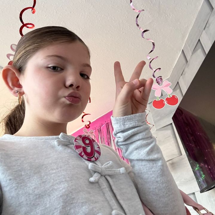 @urgirllaceymae