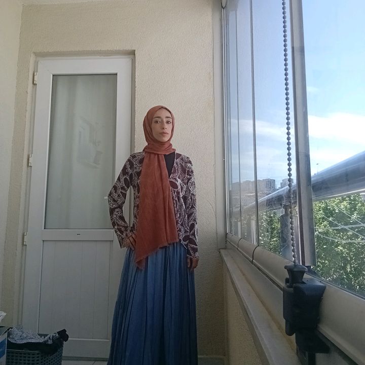 @user907539124379