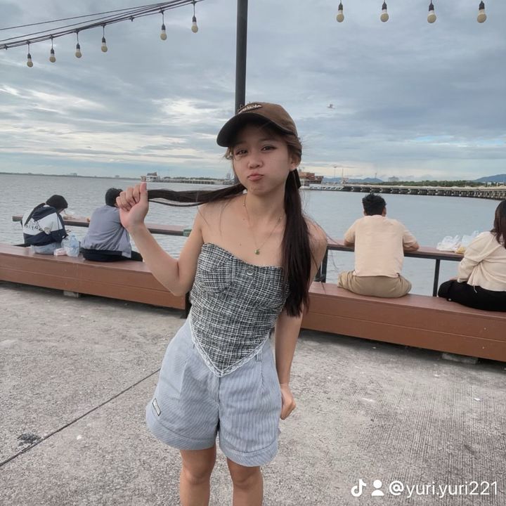 @yuri.yuri221