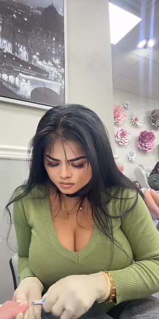 TikTok live: Watching me work loves❤️ by @katrina_ky988