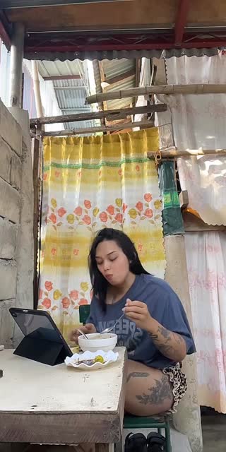 TikTok live: LIVE by @m.melancholia