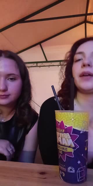 @szreni07 TikTok live from 2026-05-09
