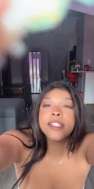 @dessssslove TikTok live from 2026-05-09