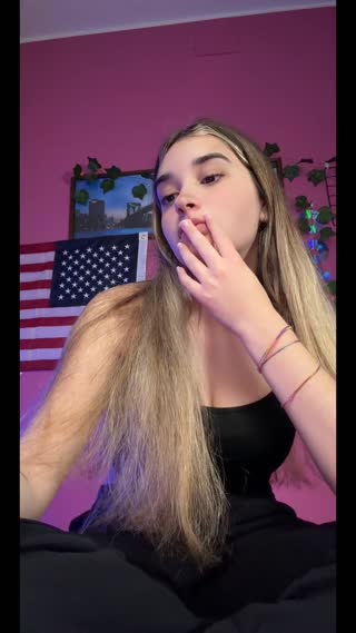 TikTok live: LIVE by @ev.erythings_