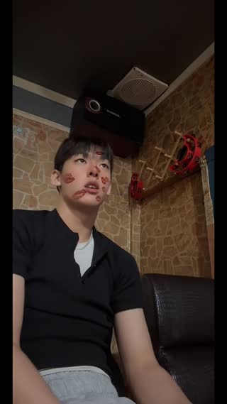 TikTok live: 다 들어오세요 by @mznxu.__