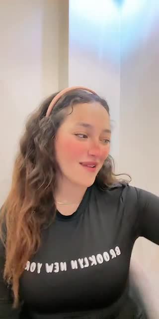@27.7i6 TikTok live from 2026-04-25