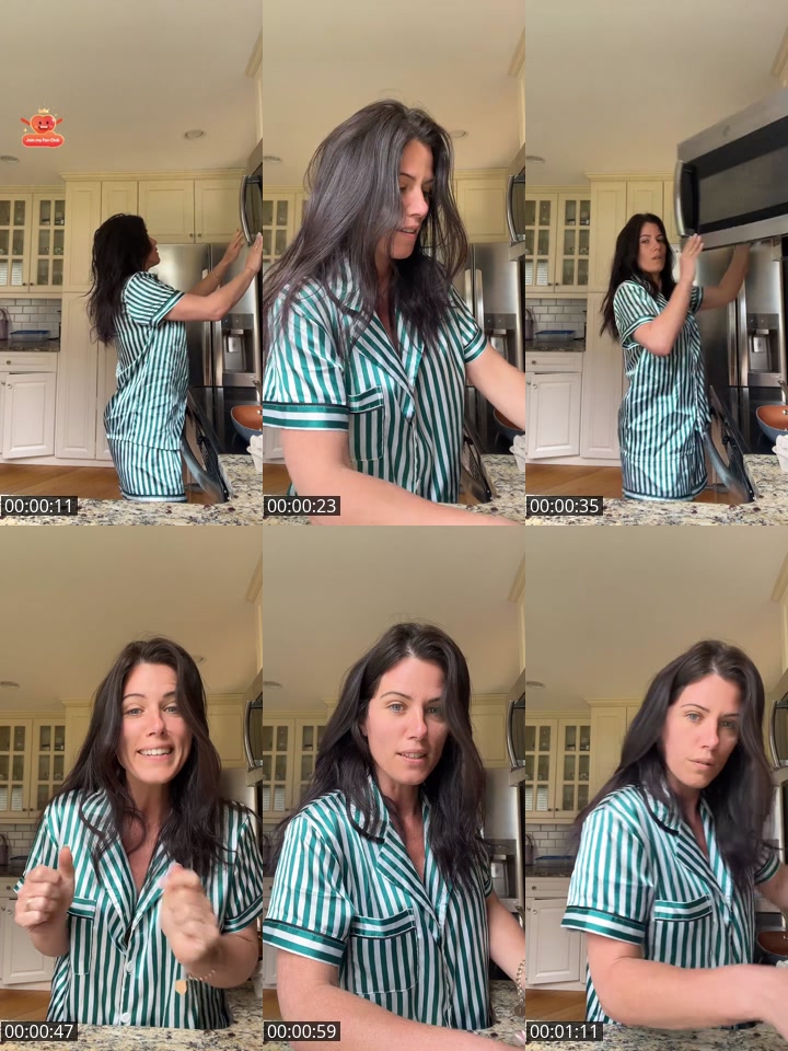 TikTok live: Come hang out with me💋 by @__katielynn
