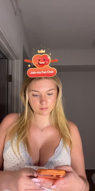 TikTok live: Hi! insta maryia_darnell by @maryia_darnell