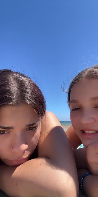 TikTok live: domandeee by @marikaaruggiero