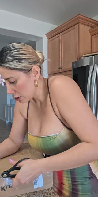 @lavidaconcelestee TikTok live from 2026-04-27