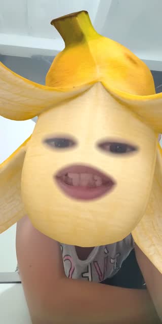 TikTok live: bailamos by @emily.valderrama3