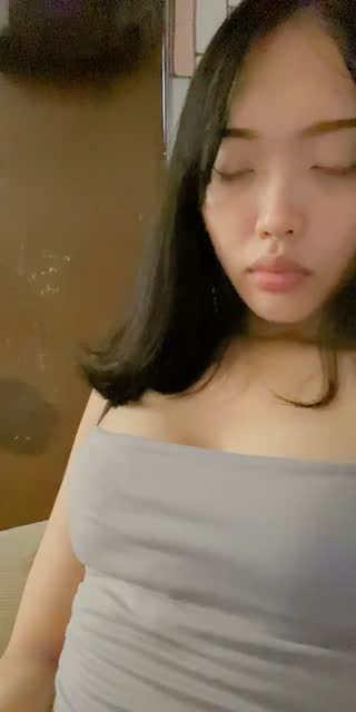 TikTok live: Jwu by @x.iecy_