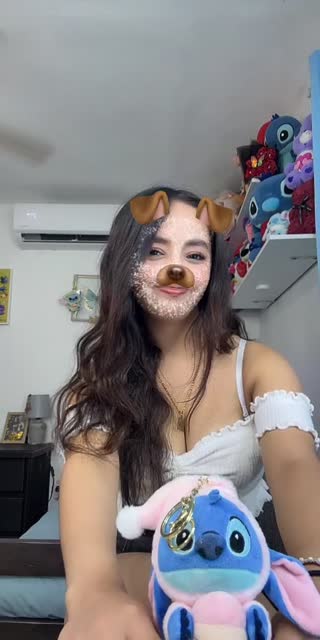 TikTok live: Ig:sofia_sd15_ by @melanie_sofia130