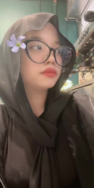 TikTok live: dh ehh by @mieyryh._