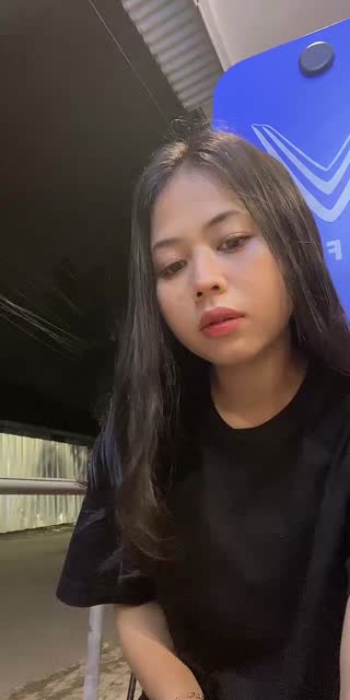 TikTok live: Preloved baju murce by @shalaa626