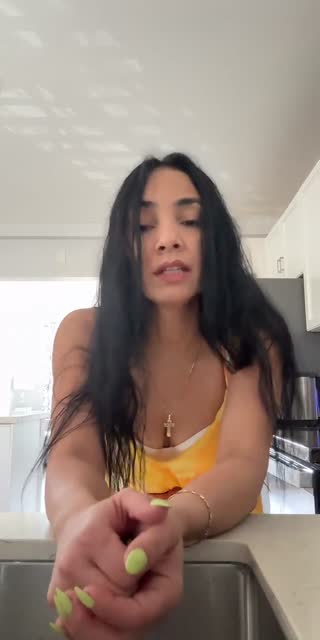 @cristal33342 TikTok live from 2026-04-30