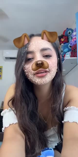 TikTok live: Ig:sofia_sd15_ by @melanie_sofia130