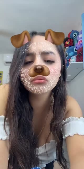 TikTok live: Ig:sofia_sd15_ by @melanie_sofia130