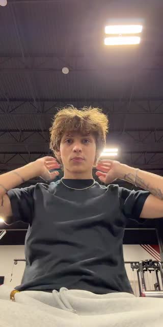 TikTok live: Gym Stream by @theyhategavinn