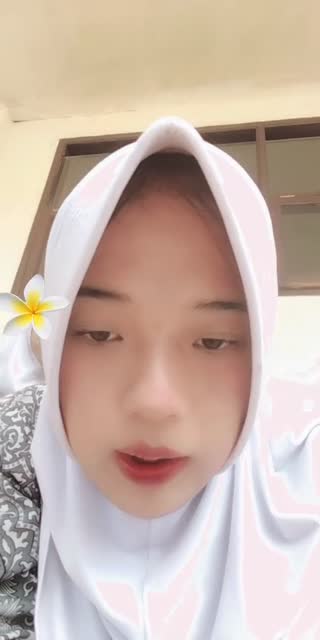 TikTok live: GRWMCEKULAHH by @rcmndbyil_