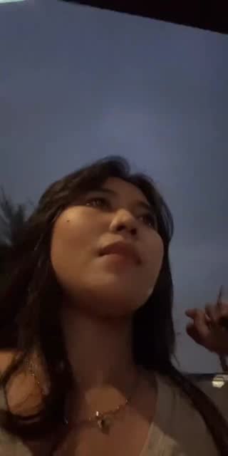 TikTok live: Bentarrrr sebelum ngajarr by @fit_claraa