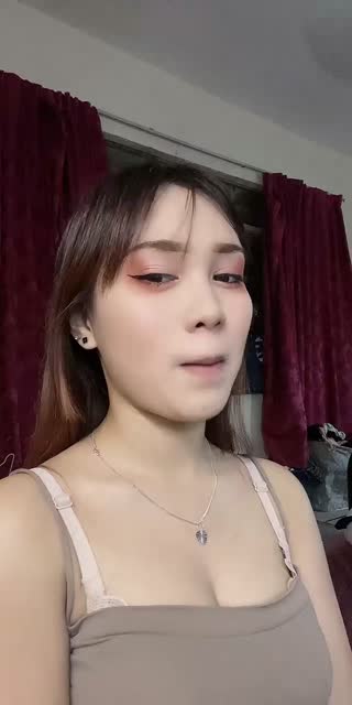 TikTok live: hehe 🦷 by @qielaag