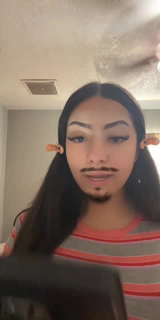 TikTok live: phxaz by @updaskopee