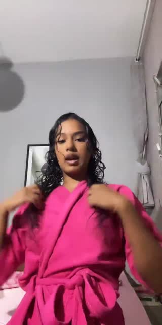 TikTok live: Arrumasse cmg by @fernandex_maria