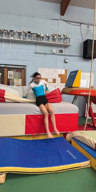 TikTok live: Entraînement de gym by @coachjennycgs