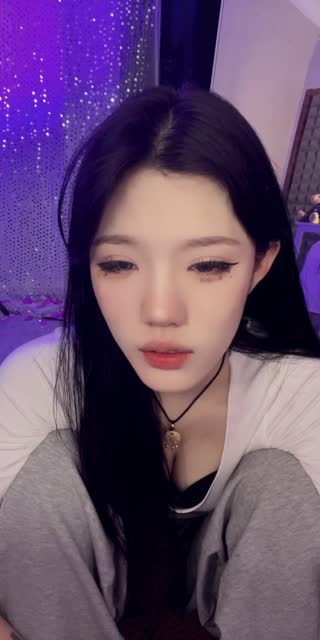 TikTok live: Dance never stops. by @nia83370