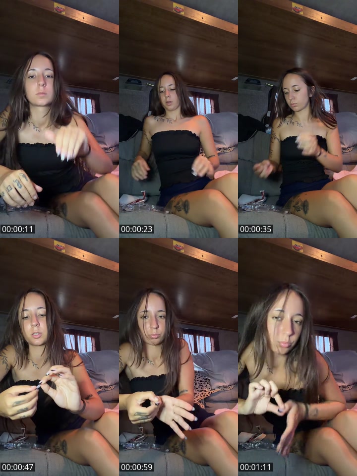 TikTok live: Sitting Pretty by @mortallychallenged