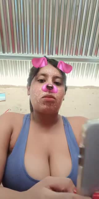 TikTok live: Hola by @r246088