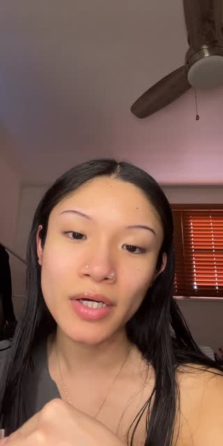 TikTok live: makeup and yapp by @hanslikehands