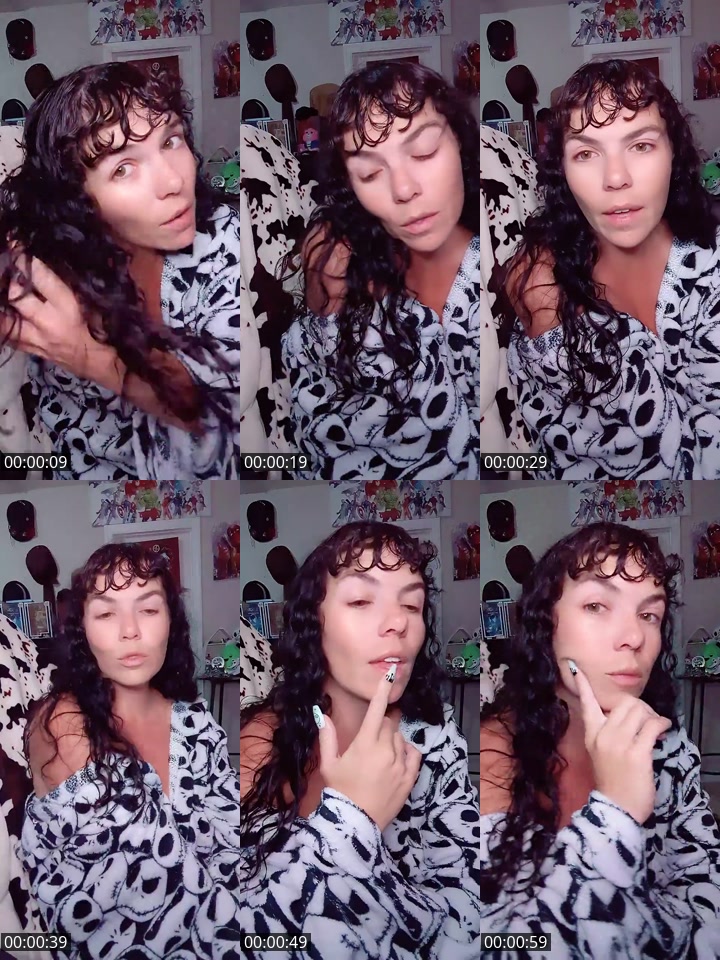 @the.foxy.roxy.88 TikTok live from 2026-05-12