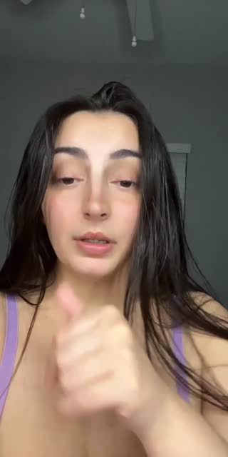 TikTok live: Chillin by @stassiehtx
