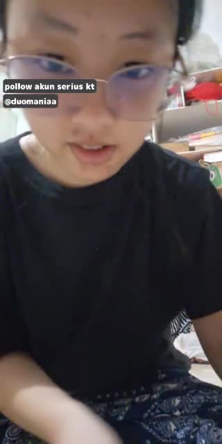 TikTok live: bek jualan mochi chiwi dubai by @flowerlope