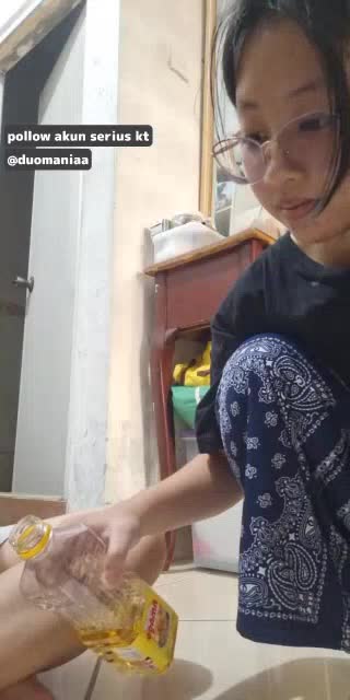 TikTok live: bek jualan mochi chiwi dubai by @flowerlope