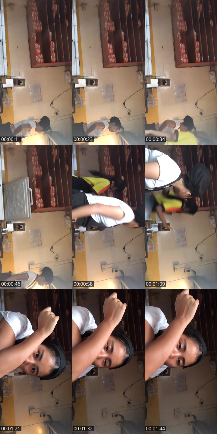 TikTok live: i love ramen by @fiancii