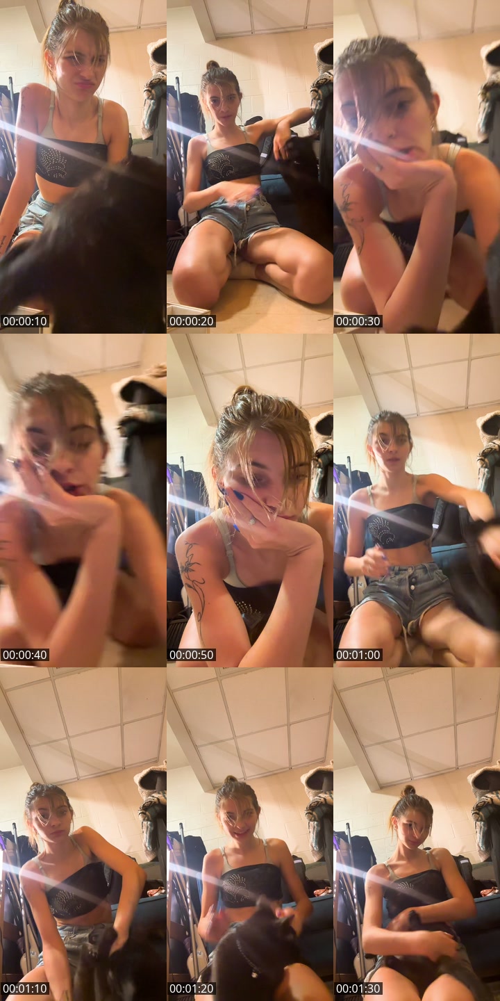 TikTok live: hi by @elizabethejules