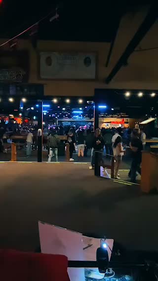 @8secondssaloon TikTok live from 2026-05-14